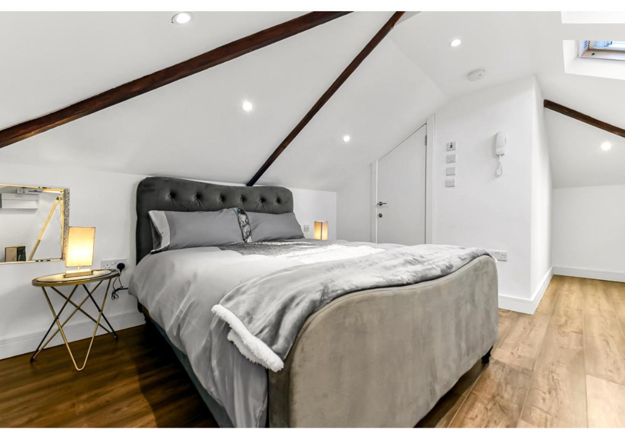 Appartamento Sleek And Modern Studio With Minimalist Vibe Chelmsford Esterno foto